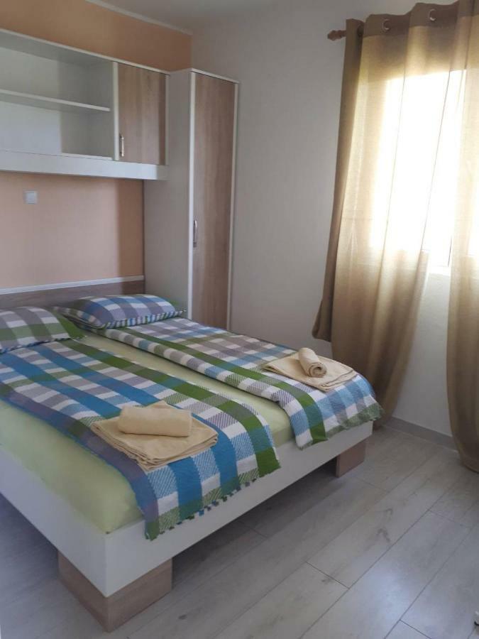 Apartmani Ivana Lopar Exterior foto
